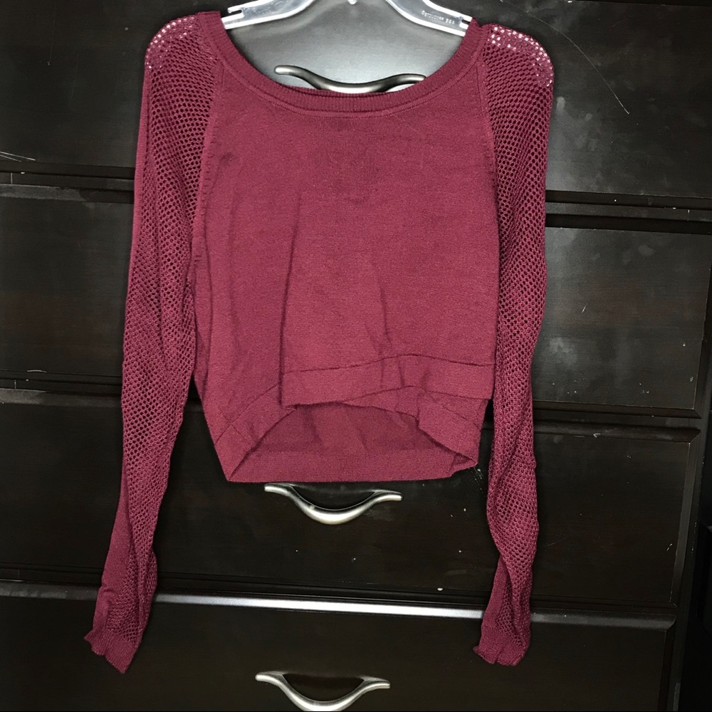 Burgundy long sleeve crop top!!